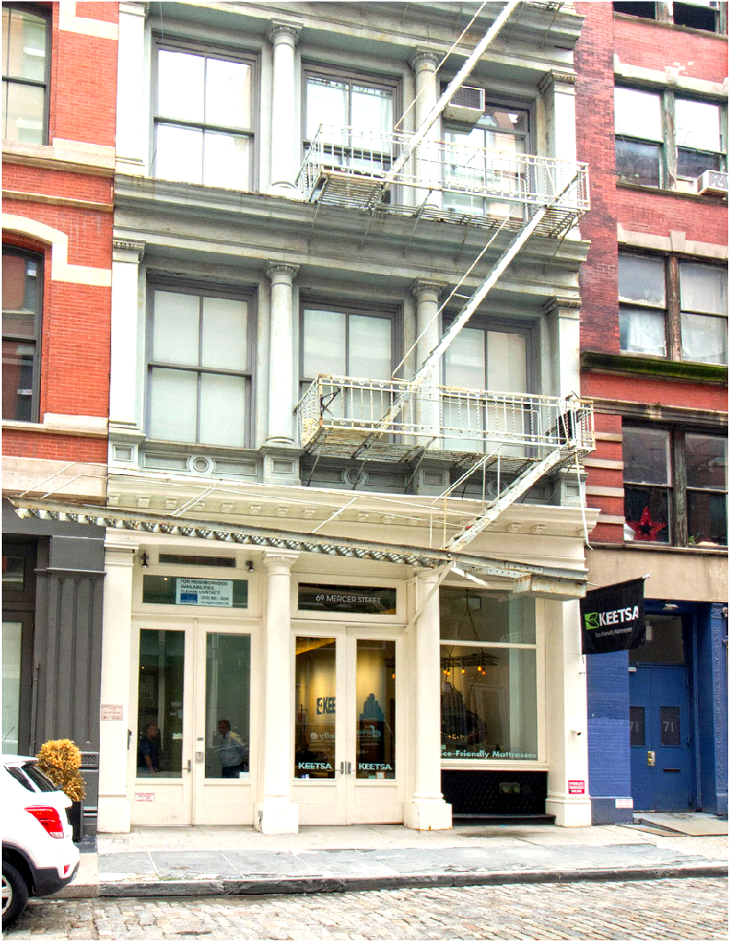 photo of a commmercial townhouse in greenwich village
